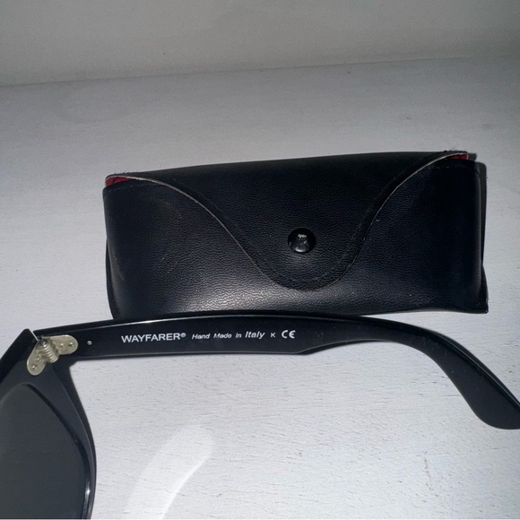 Ray-Ban Wayfarer Sunglasses - Picture 4 of 12